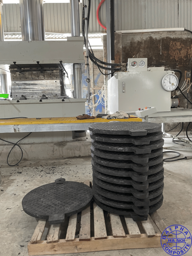 Chi tiết bề mặt nắp hố ga composite 800x800