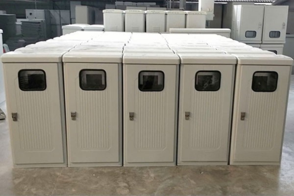 vỏ tủ điện kế composite 300w