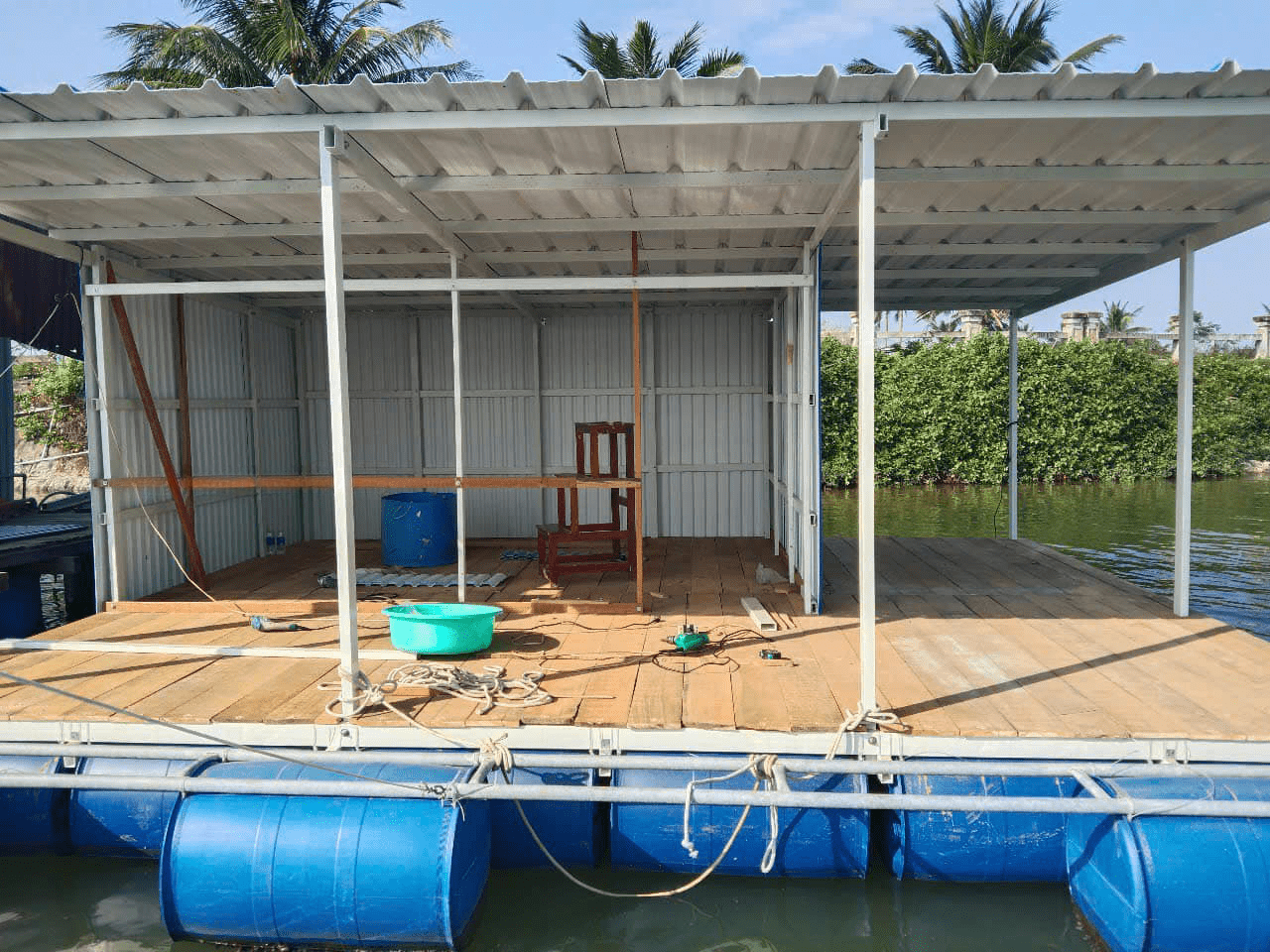 Hệ kết cấu mái sử dụng xà gồ FRP chịu lực